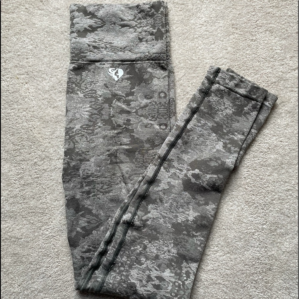 Gymshark Gray Camo Leggings